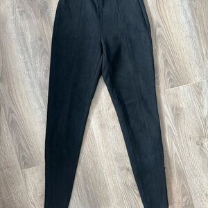Black Cropped Ankle Pants with Tapered Fit